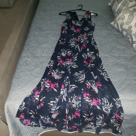 Maxi Dress - Picture 2 of 3